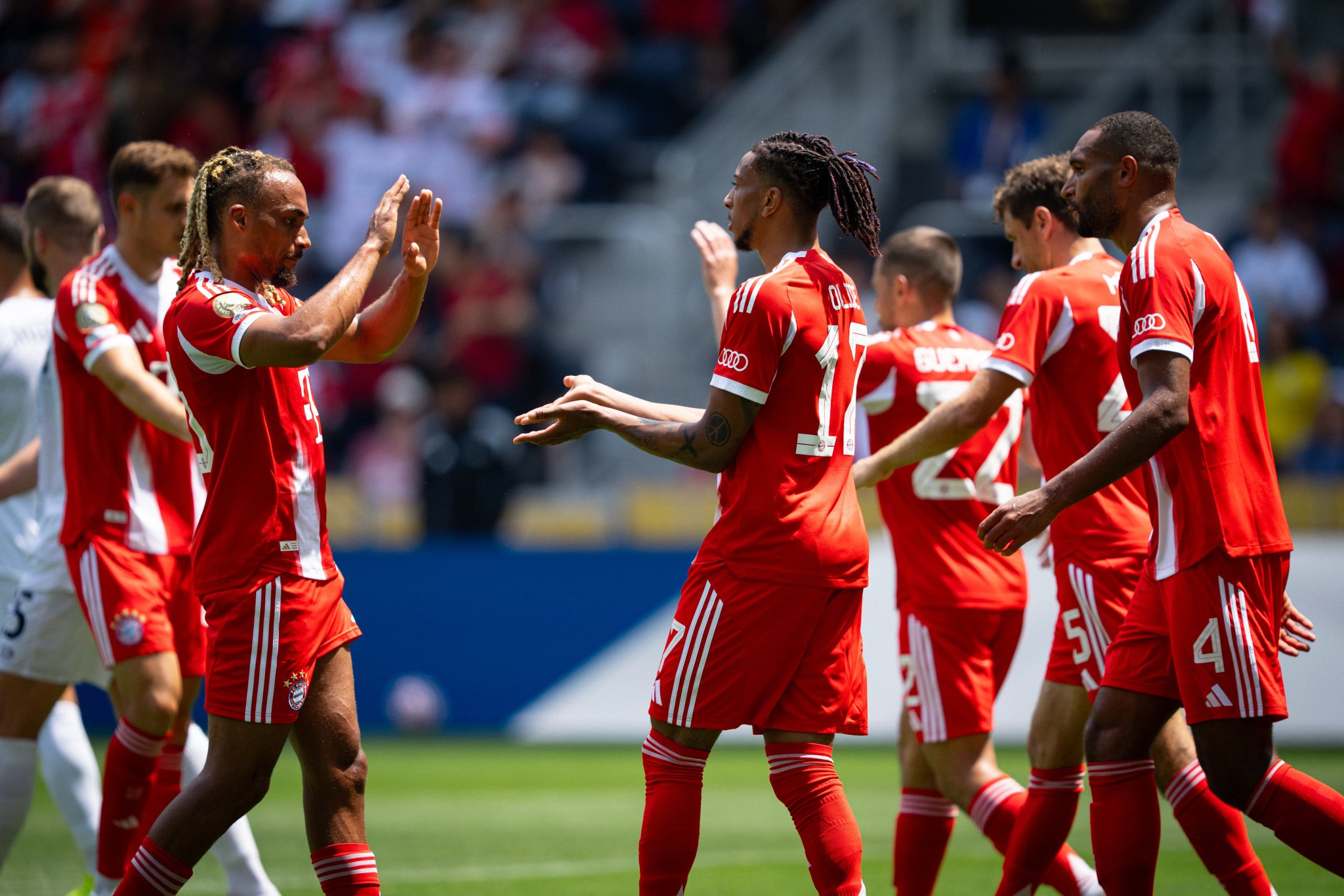 Bayern Munich thrashes Auckland City by 10-0 to set Club World Cup record.