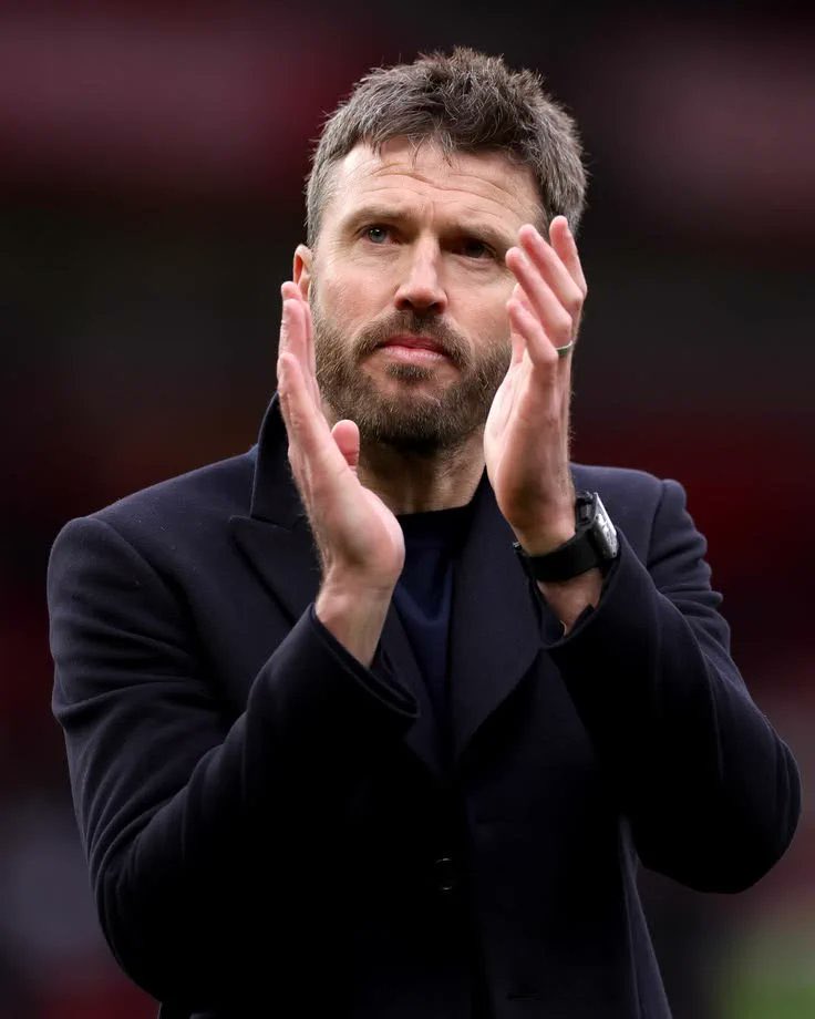 Michael Carrick Clapping